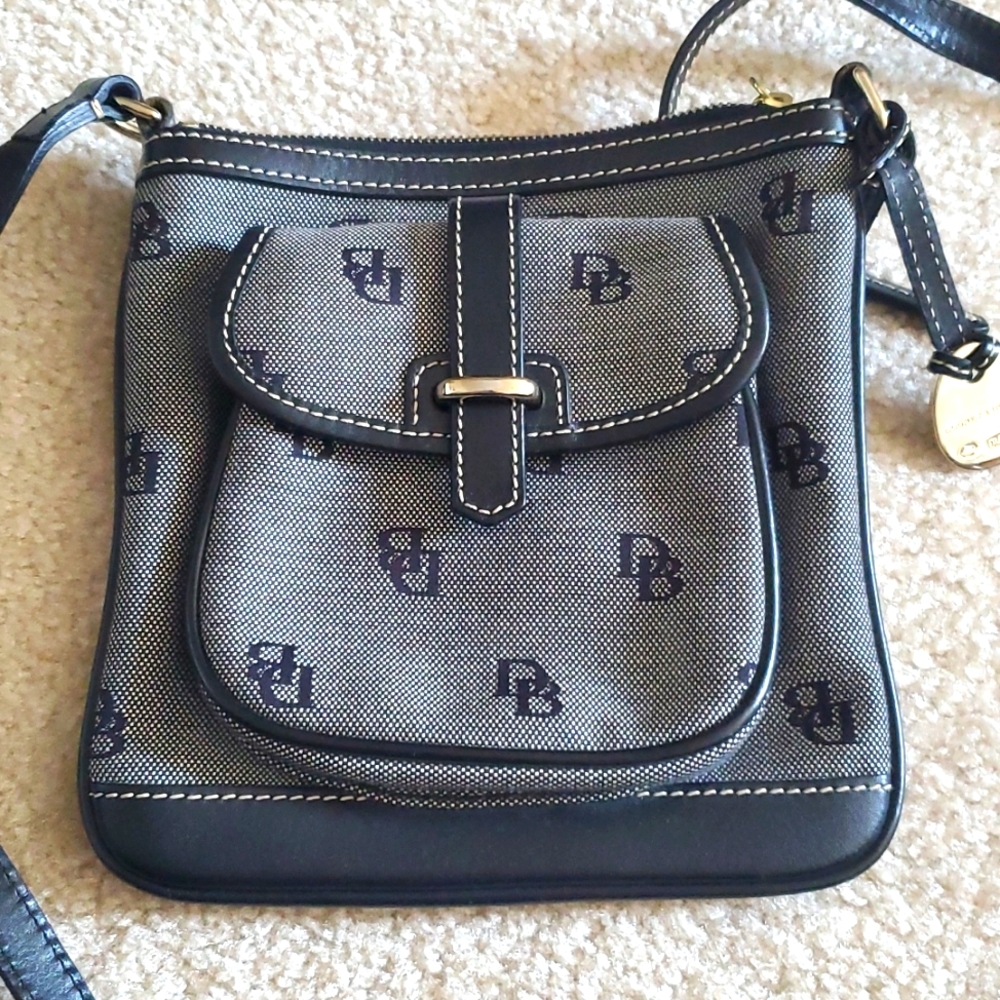 Dooney & bourke crossbody bag